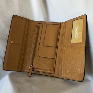 Michael Kors Fulton Large Tri-Fold Wallet